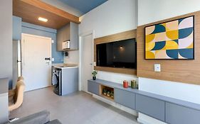 Apartamento com Varanda Excelente Localização no Itaim bibi